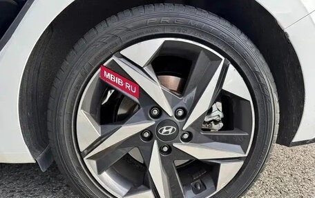 Hyundai Elantra, 2023 год, 1 300 060 рублей, 15 фотография