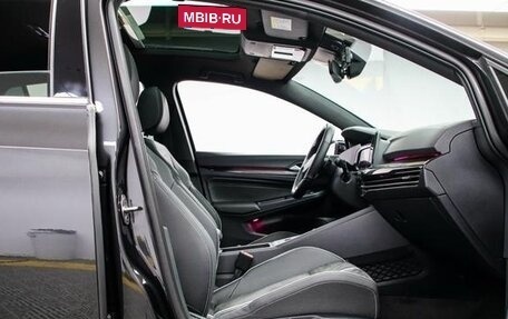 Volkswagen Golf VIII, 2022 год, 1 820 000 рублей, 9 фотография