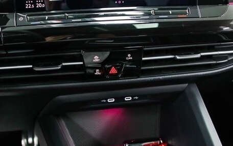 Volkswagen Golf VIII, 2022 год, 1 820 000 рублей, 16 фотография