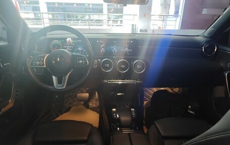 Mercedes-Benz A-Класс, 2022 год, 1 892 007 рублей, 11 фотография