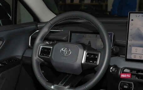 Toyota RAV4, 2025 год, 4 365 000 рублей, 16 фотография