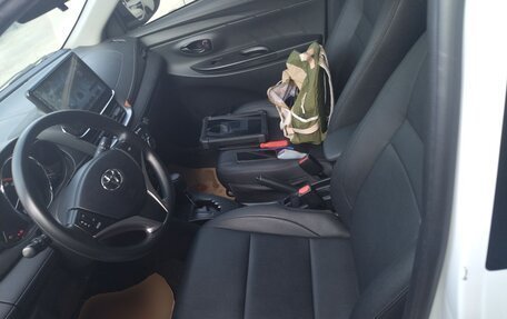 Toyota Yaris XP150 рестайлинг, 2022 год, 1 188 707 рублей, 14 фотография