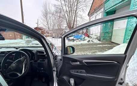 Honda Fit III, 2016 год, 1 050 000 рублей, 4 фотография