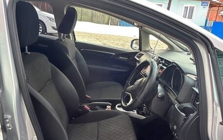 Honda Fit III, 2016 год, 1 050 000 рублей, 21 фотография