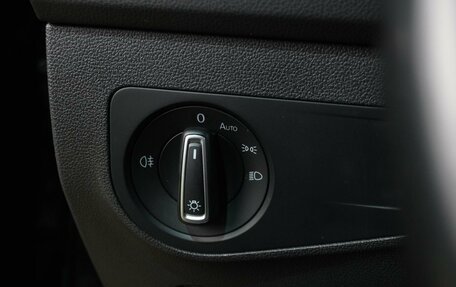 Volkswagen Tiguan II, 2021 год, 2 439 000 рублей, 13 фотография