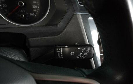 Volkswagen Tiguan II, 2021 год, 2 439 000 рублей, 14 фотография