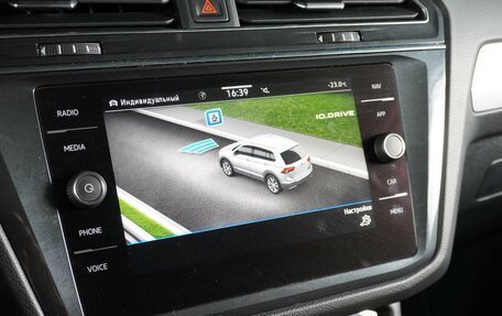 Volkswagen Tiguan II, 2021 год, 2 439 000 рублей, 18 фотография