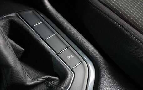 Volkswagen Tiguan II, 2021 год, 2 439 000 рублей, 21 фотография