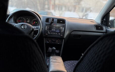 Volkswagen Polo VI (EU Market), 2017 год, 590 000 рублей, 2 фотография