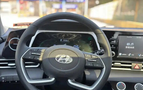 Hyundai Elantra, 2025 год, 1 730 010 рублей, 9 фотография