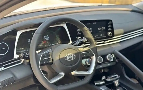 Hyundai Elantra, 2025 год, 1 730 010 рублей, 12 фотография