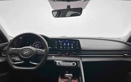 Hyundai Elantra, 2022 год, 1 400 000 рублей, 10 фотография