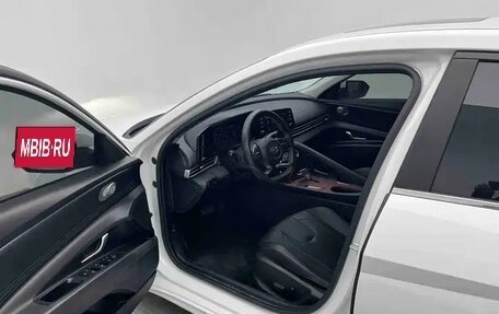 Hyundai Elantra, 2022 год, 1 400 000 рублей, 8 фотография