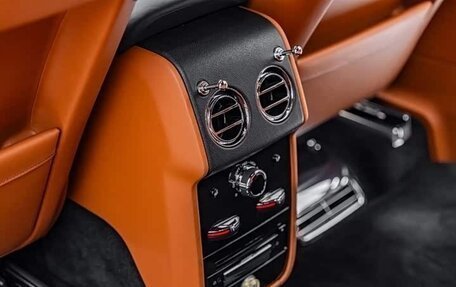 Rolls-Royce Cullinan, 2022 год, 36 800 000 рублей, 17 фотография