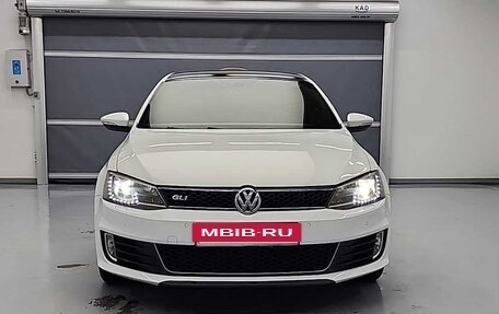 Volkswagen Jetta VI, 2013 год, 1 030 000 рублей, 2 фотография
