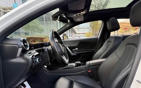 Mercedes-Benz A-Класс, 2021 год, 1 810 000 рублей, 10 фотография