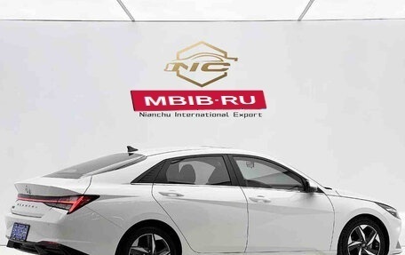 Hyundai Elantra, 2023 год, 1 600 000 рублей, 4 фотография