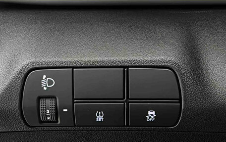 Hyundai Elantra, 2023 год, 1 600 000 рублей, 18 фотография