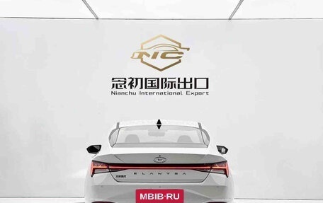 Hyundai Elantra, 2023 год, 1 600 000 рублей, 5 фотография