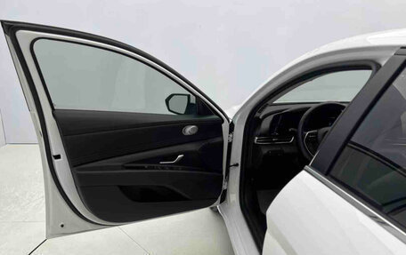 Hyundai Elantra, 2023 год, 1 600 000 рублей, 20 фотография