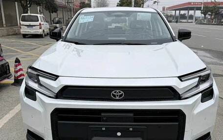 Toyota RAV4, 2025 год, 4 600 000 рублей, 2 фотография