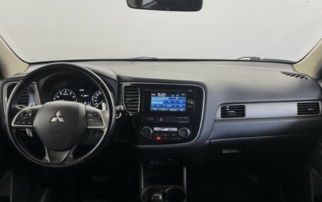 Mitsubishi Outlander III рестайлинг 3, 2014 год, 1 630 000 рублей, 5 фотография