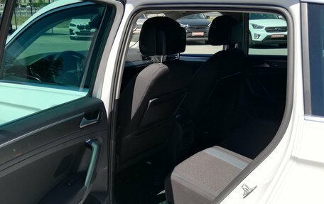 Volkswagen Tiguan II, 2020 год, 2 699 000 рублей, 19 фотография