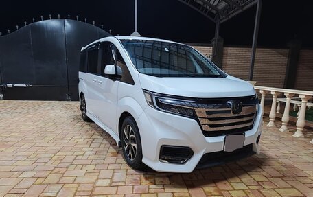 Honda Stepwgn IV, 2018 год, 2 550 000 рублей, 1 фотография