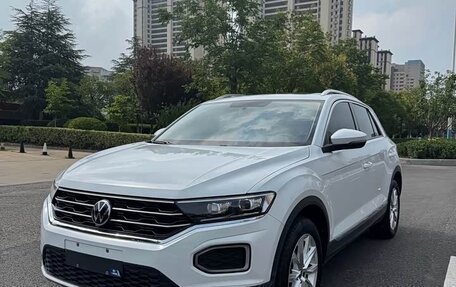 Volkswagen T-Roc I, 2022 год, 1 780 000 рублей, 3 фотография