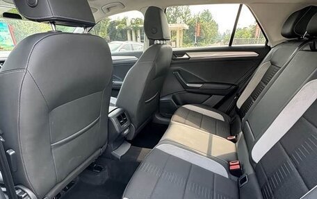 Volkswagen T-Roc I, 2022 год, 1 780 000 рублей, 8 фотография