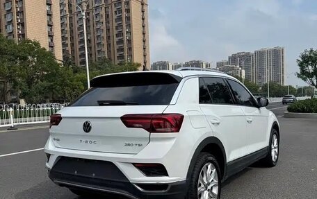 Volkswagen T-Roc I, 2022 год, 1 780 000 рублей, 4 фотография