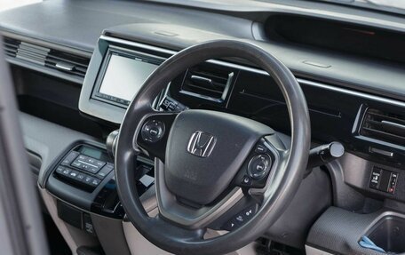 Honda Stepwgn IV, 2016 год, 1 700 000 рублей, 11 фотография