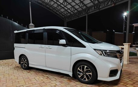 Honda Stepwgn IV, 2018 год, 2 550 000 рублей, 6 фотография