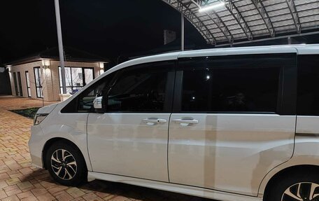 Honda Stepwgn IV, 2018 год, 2 550 000 рублей, 5 фотография