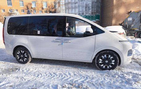 Hyundai Staria, 2024 год, 5 900 000 рублей, 13 фотография