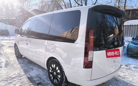 Hyundai Staria, 2024 год, 5 900 000 рублей, 16 фотография