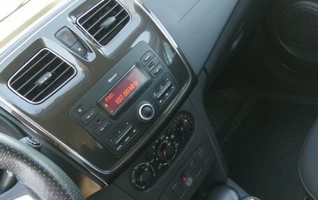 Renault Sandero II рестайлинг, 2019 год, 889 000 рублей, 23 фотография