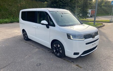 Honda Stepwgn, 2023 год, 3 350 000 рублей, 1 фотография