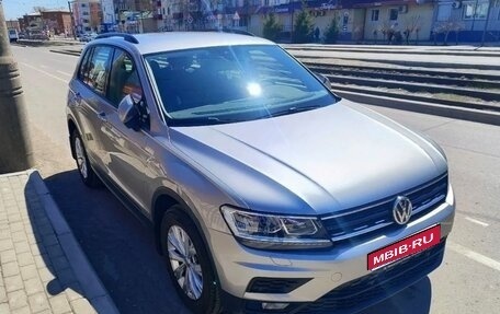 Volkswagen Tiguan II, 2020 год, 2 300 000 рублей, 1 фотография
