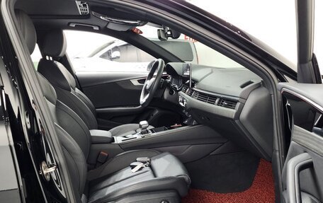 Audi A4, 2019 год, 4 200 000 рублей, 10 фотография