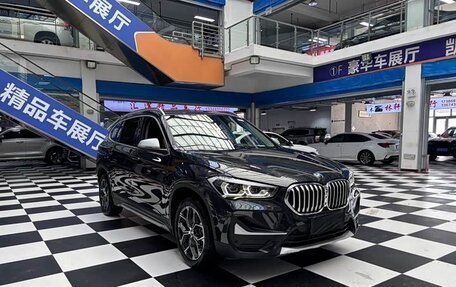 BMW X1, 2022 год, 2 300 000 рублей, 14 фотография