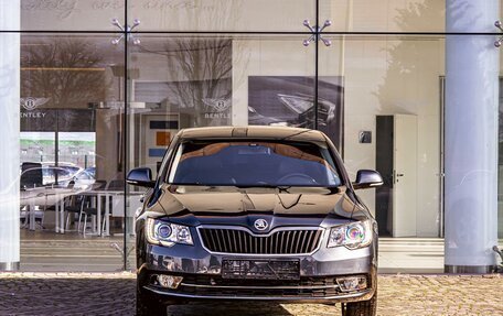 Skoda Superb III рестайлинг, 2013 год, 1 295 000 рублей, 2 фотография