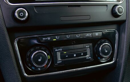 Skoda Superb III рестайлинг, 2013 год, 1 295 000 рублей, 15 фотография