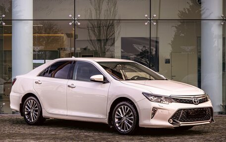 Toyota Camry, 2017 год, 2 355 000 рублей, 3 фотография
