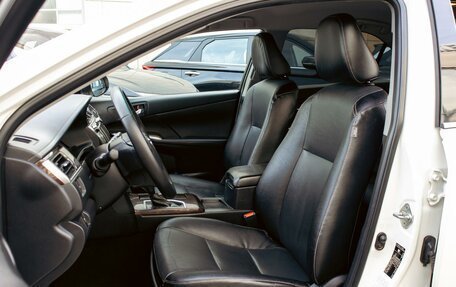 Toyota Camry, 2017 год, 2 355 000 рублей, 11 фотография