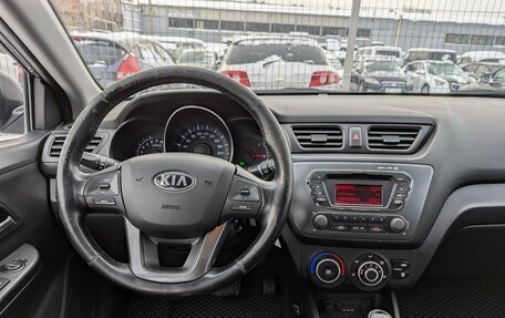 KIA Rio III рестайлинг, 2013 год, 700 000 рублей, 16 фотография