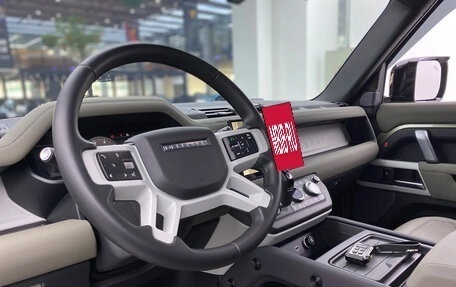 Land Rover Defender II, 2024 год, 9 700 000 рублей, 6 фотография