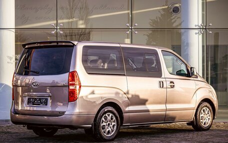 Hyundai Grand Starex Grand Starex I рестайлинг 2, 2011 год, 1 695 000 рублей, 6 фотография