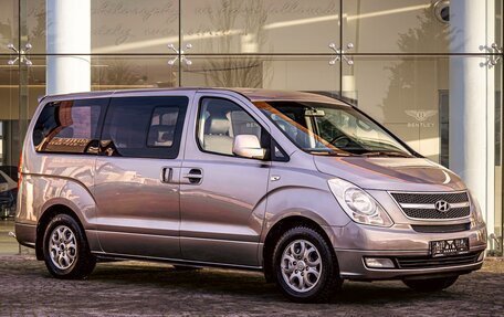 Hyundai Grand Starex Grand Starex I рестайлинг 2, 2011 год, 1 695 000 рублей, 3 фотография