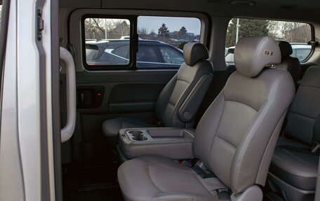 Hyundai Grand Starex Grand Starex I рестайлинг 2, 2011 год, 1 695 000 рублей, 16 фотография